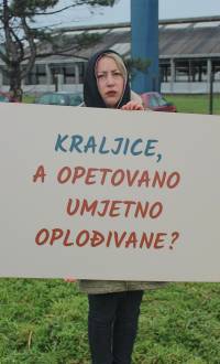 Prosvjed ispred farme Belja Mitrovac [ 379.84 Kb ]