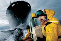 Sea Shepherd aktivisti izme�u kitolovca i njegova plijena [ 30.08 Kb ]