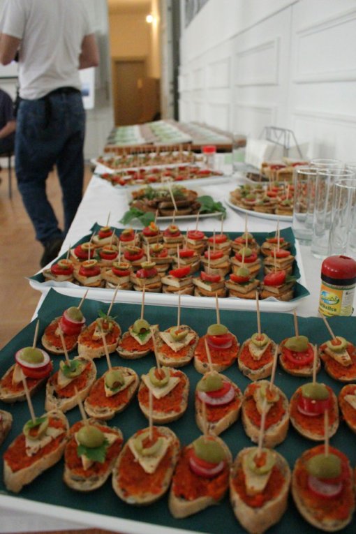 Food and Ecology [ 194.75 Kb ]