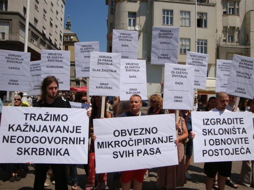 Protest of animal right organisations [ 172.67 Kb ]