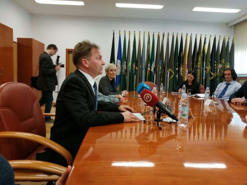 MUP-u predano 60 000 potpisa za zabranu petardi [ 285.12 Kb ]
