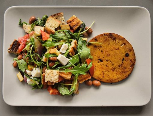 Salata s pecenim sejtanom [ 135.06 Kb ]