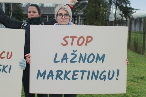 Prosvjed ispred farme Belja Mitrovac [ 904.47 Kb ]