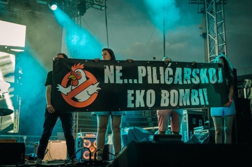 Aktivisti upali na koncert Rundeka [ 146.18 Kb ]