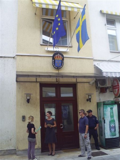 Demo in front of the Swedish Embassy 3