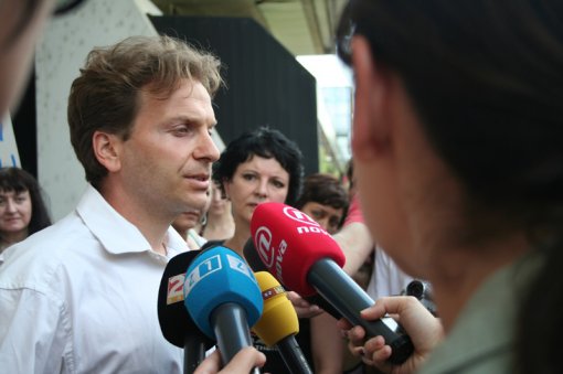 Protest infront of Ministry of agriculture [ 264.99 Kb ]