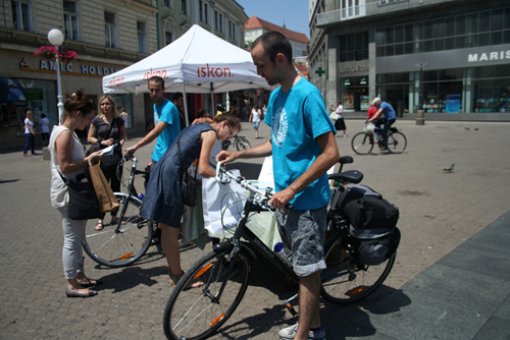 Tisu�u kilometara, stanica Zagreb