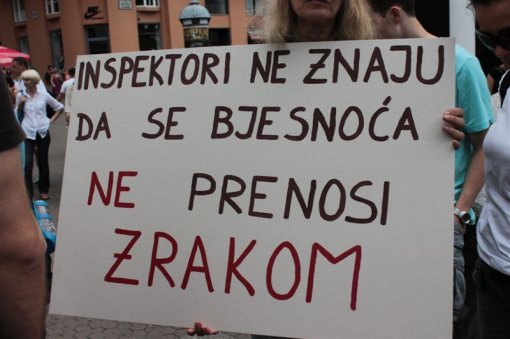 Prestati ubijati i otvoriti skloni�ta! [ 80.36 Kb ]