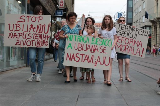 Prestati ubijati i otvoriti skloni�ta! [ 94.24 Kb ]
